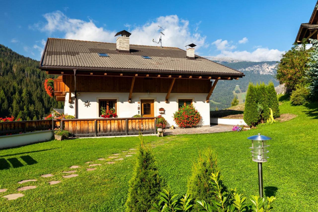 Appartement Ciasa Odlana à San Cassiano  Extérieur photo